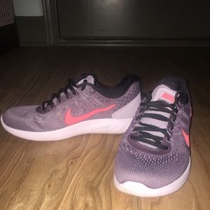 LIKE NEW Nike Running Shoes