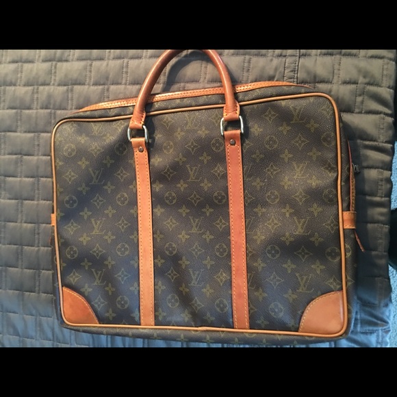 Louis Vuitton Bag. Authentic - Picture 2 of 4