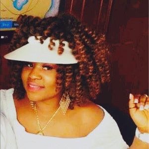 Meet your Posher, Tesa
