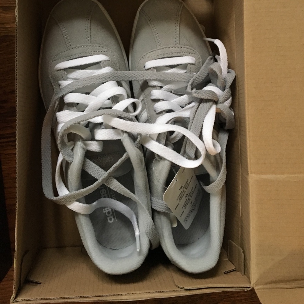 Adidas neo sneakers. BRAND NEW in box. Women 8