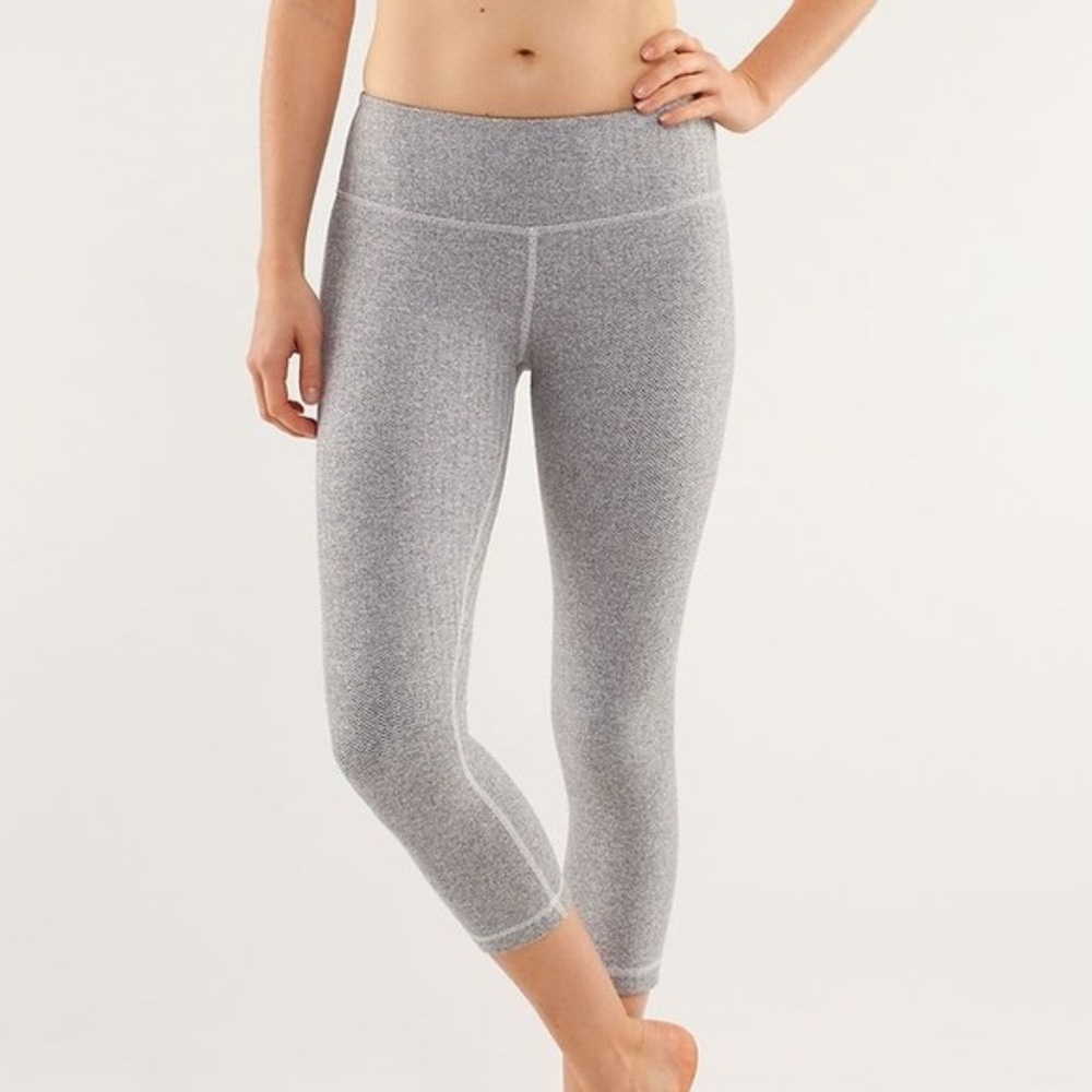 Rare 👀 Lululemon herringbone wunder under crops