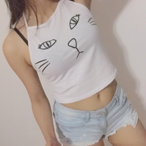 crop top - Picture 3 of 4