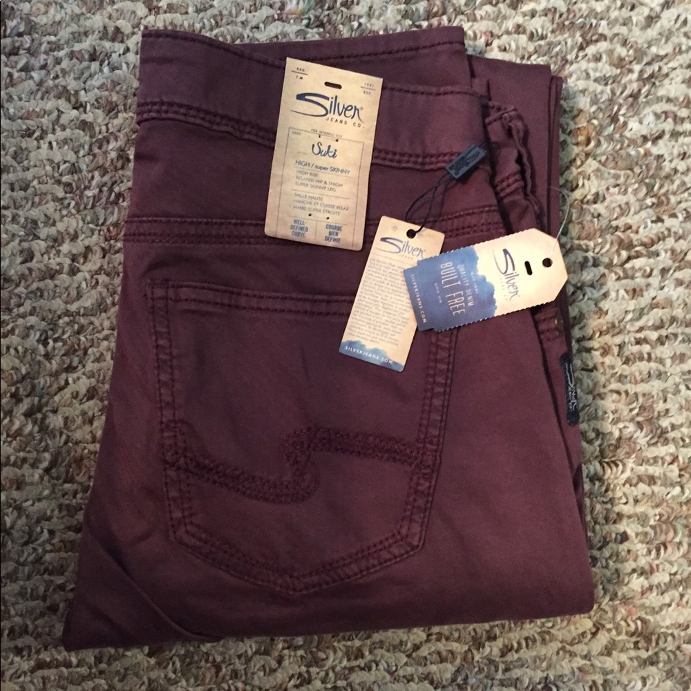 NWT Silver Suki super stretch.  Wine color.