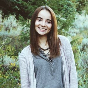 Meet your Posher, Laura