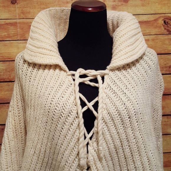 Knit Poncho - Picture 3 of 7