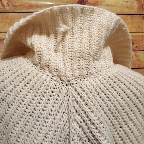 Knit Poncho - Picture 6 of 7