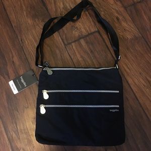 NWT Baggallini Purse!