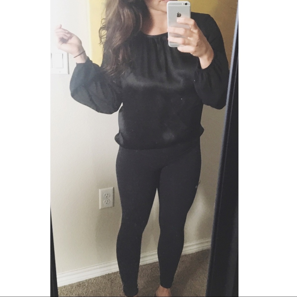 Sheer sleeved blouse 🌱