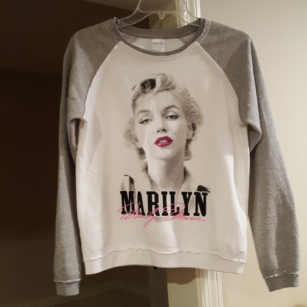 NWOT MARILYN SWEATER Sz M