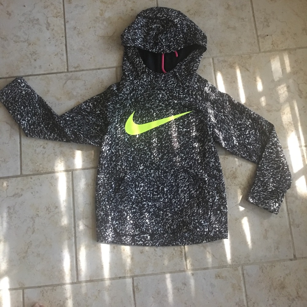 ❌SOLD❌Nike dri fit pull over