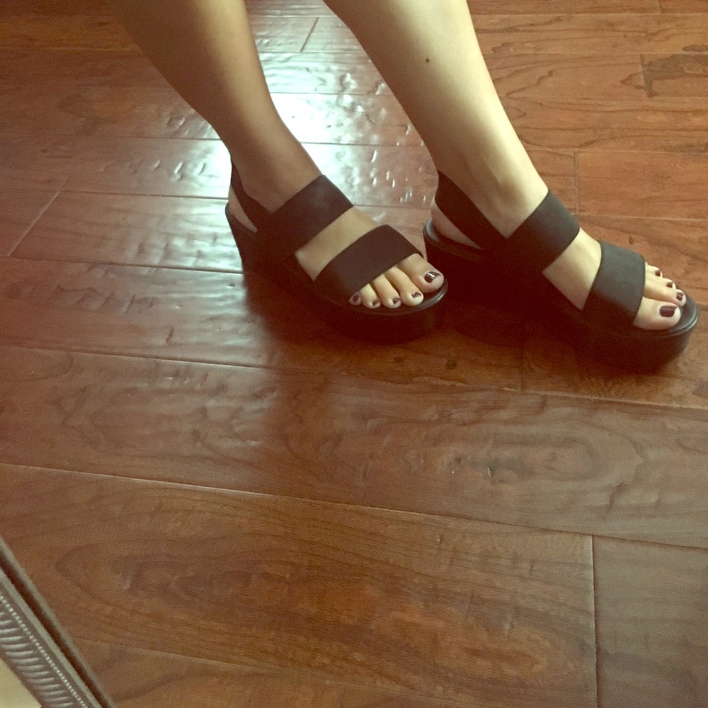 Platform sandals
