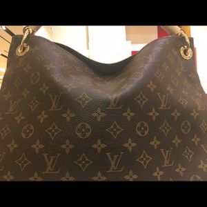 Meet your Posher, Jila