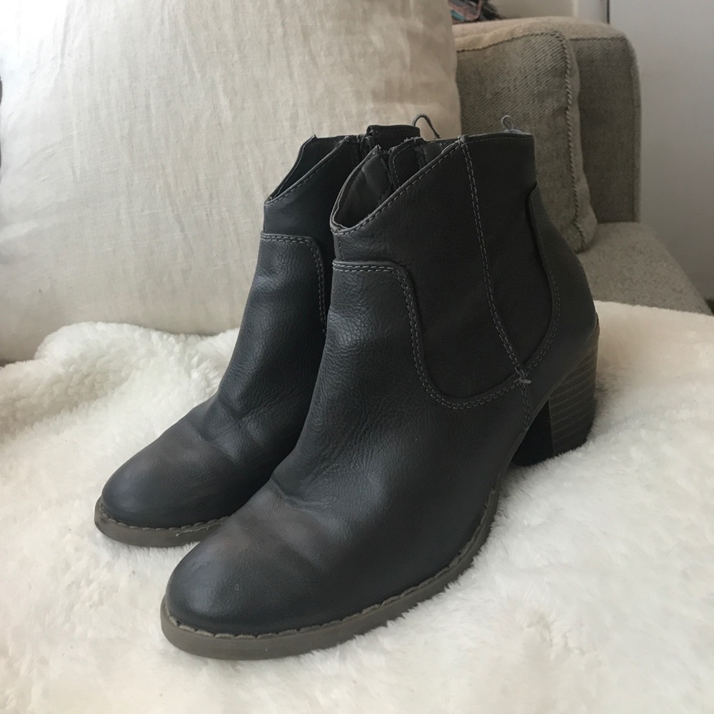 Charcoal booties