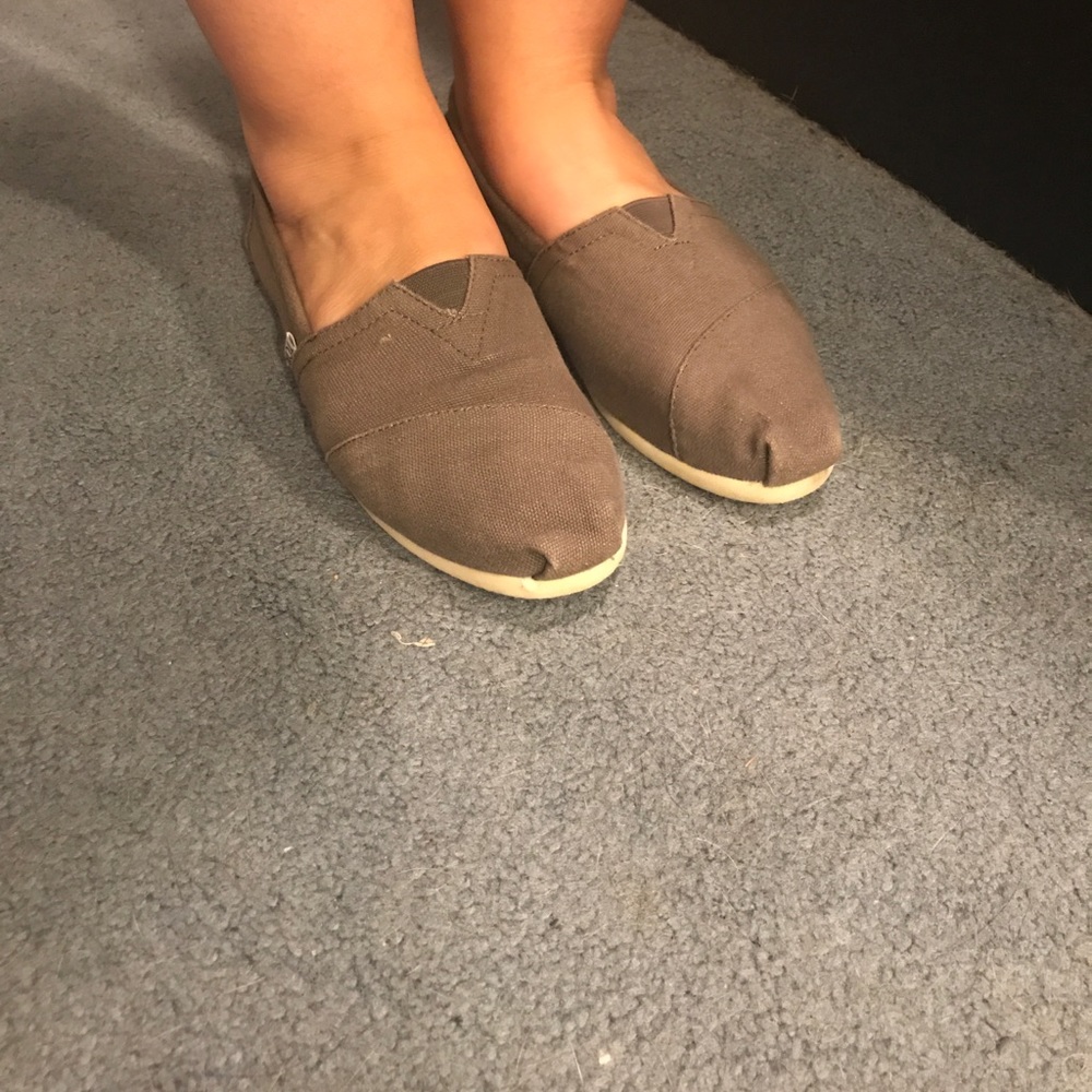 TOMS - Picture 3 of 6
