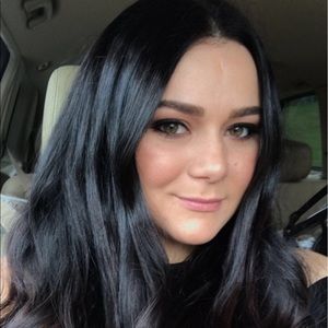 Meet your Posher, Yana