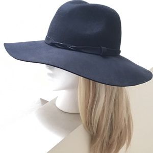 Black oversized Fedora hat