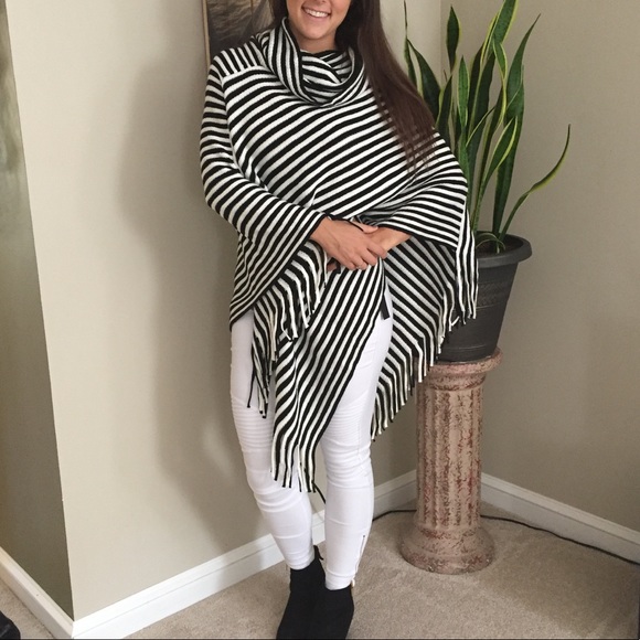 Poncho - Striped/Fringed - Picture 3 of 4