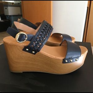TOMMY HILFIGER 8.5 Rubena2 Wedge Sandal (Navy)
