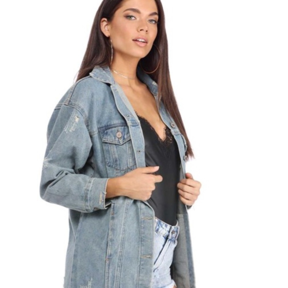 DENIM OVERSIZED LIGHT WASH JACKET