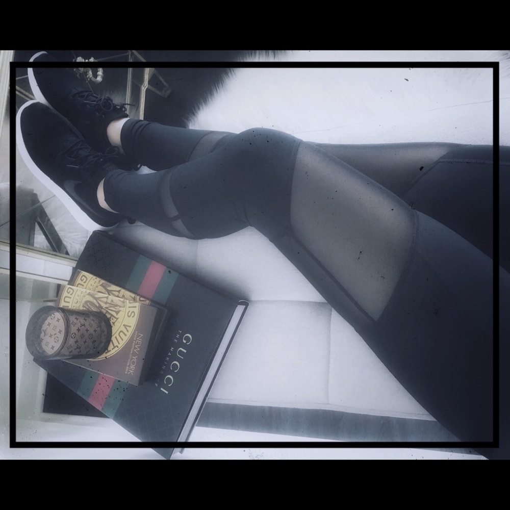 SOLD OUT // Ruched High-Waist Mesh Workout Legging - Picture 7 of 7