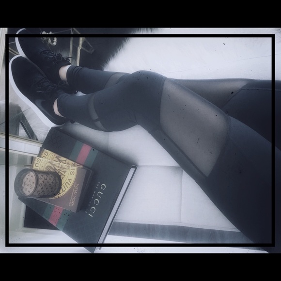 SOLD OUT // Ruched High-Waist Mesh Workout Legging - Picture 7 of 7