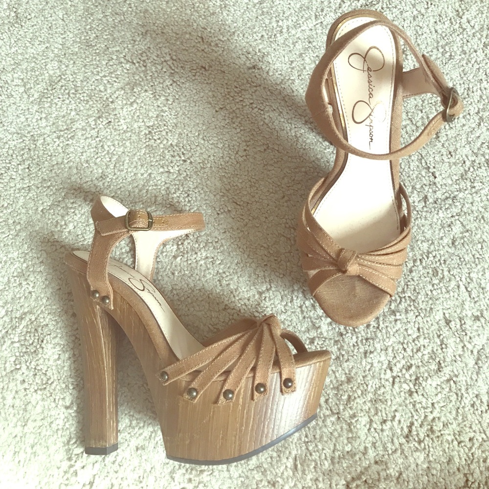 JESSICA SIMPSON Dettina Sandal