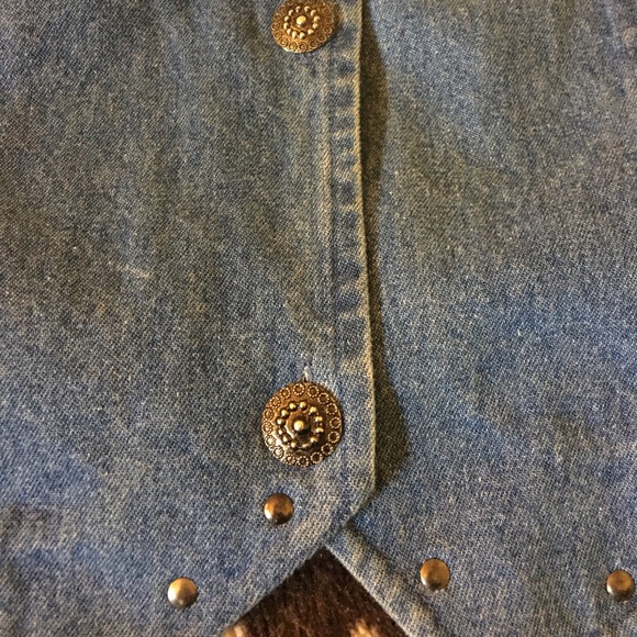SOLD! VNTG Ozark Mnt Studded Denim Vest - Picture 4 of 4