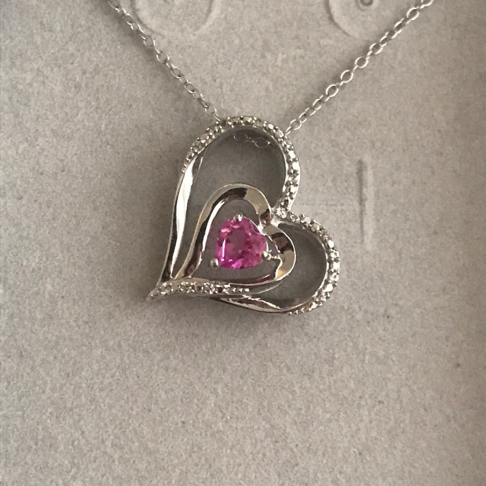 Need to sell ASAP! Heart necklace