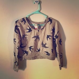 Very cute bird crop long sleeve shirt