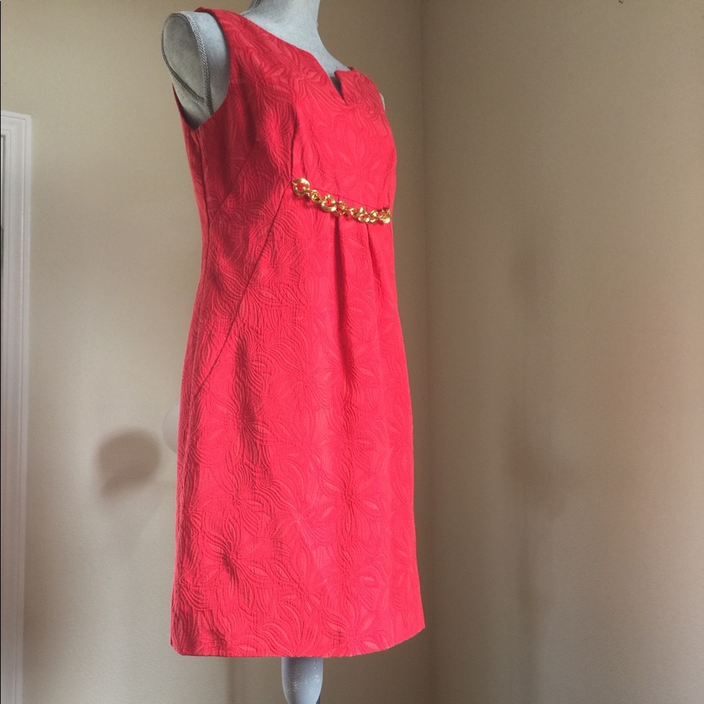 Vintage 60s-style shift with metal chain