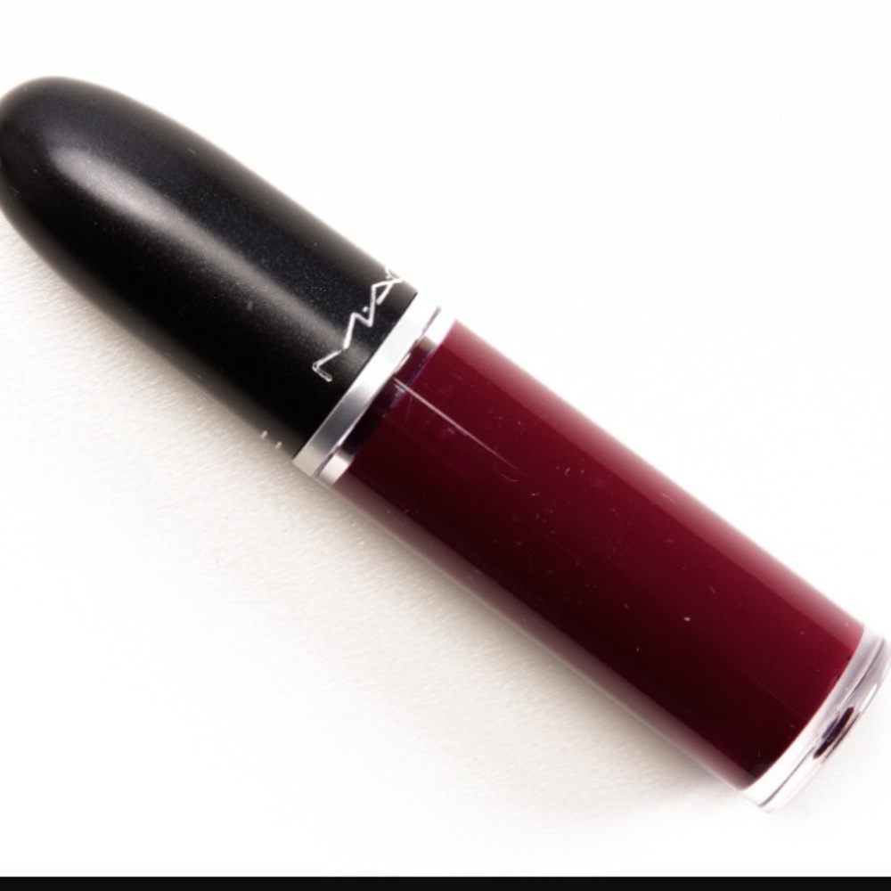 NWOB MAC retro matte lip color "high drama"