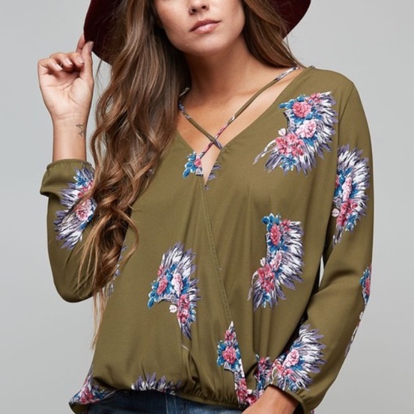 ❗️Last 1! SMALL Olive Indian chief top - Picture 6 of 8