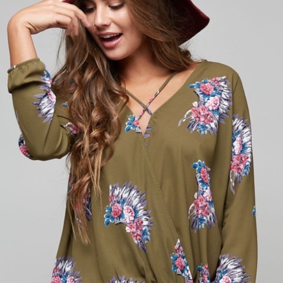 ❗️Last 1! SMALL Olive Indian chief top - Picture 7 of 8