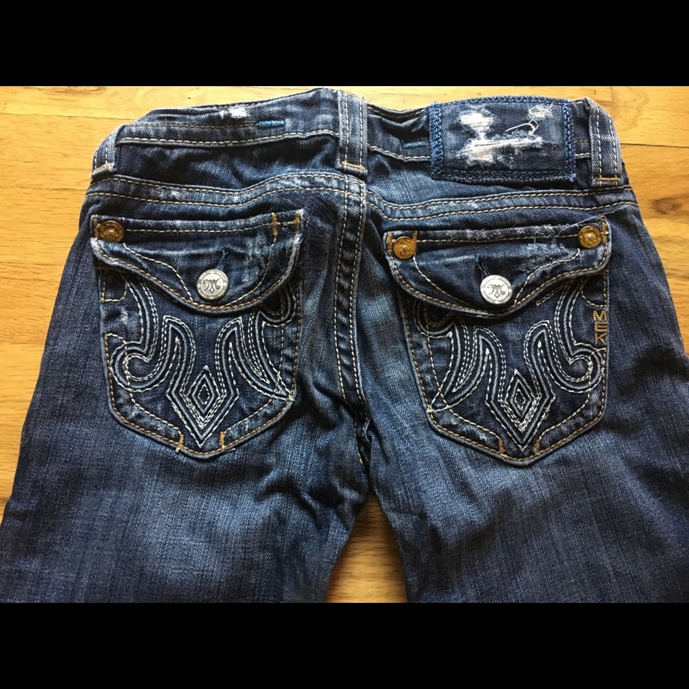 MEK distressed jeans
