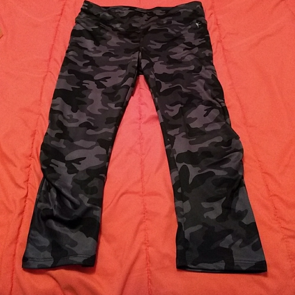 Army pattern work out pants.