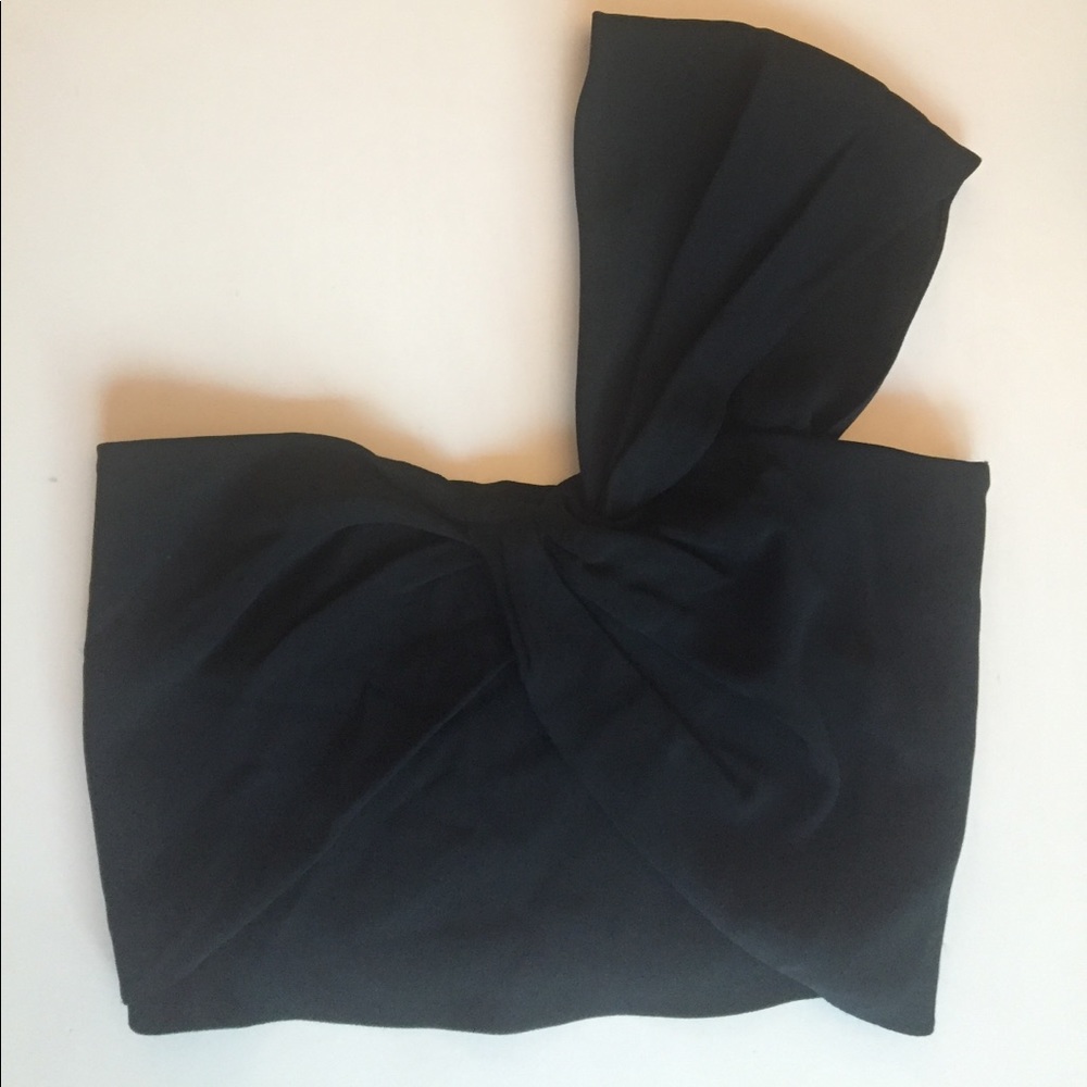 Black one shoulder cropped top
