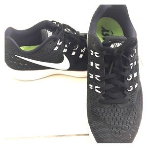 NIKE Lunartempo 2 Running Shoe