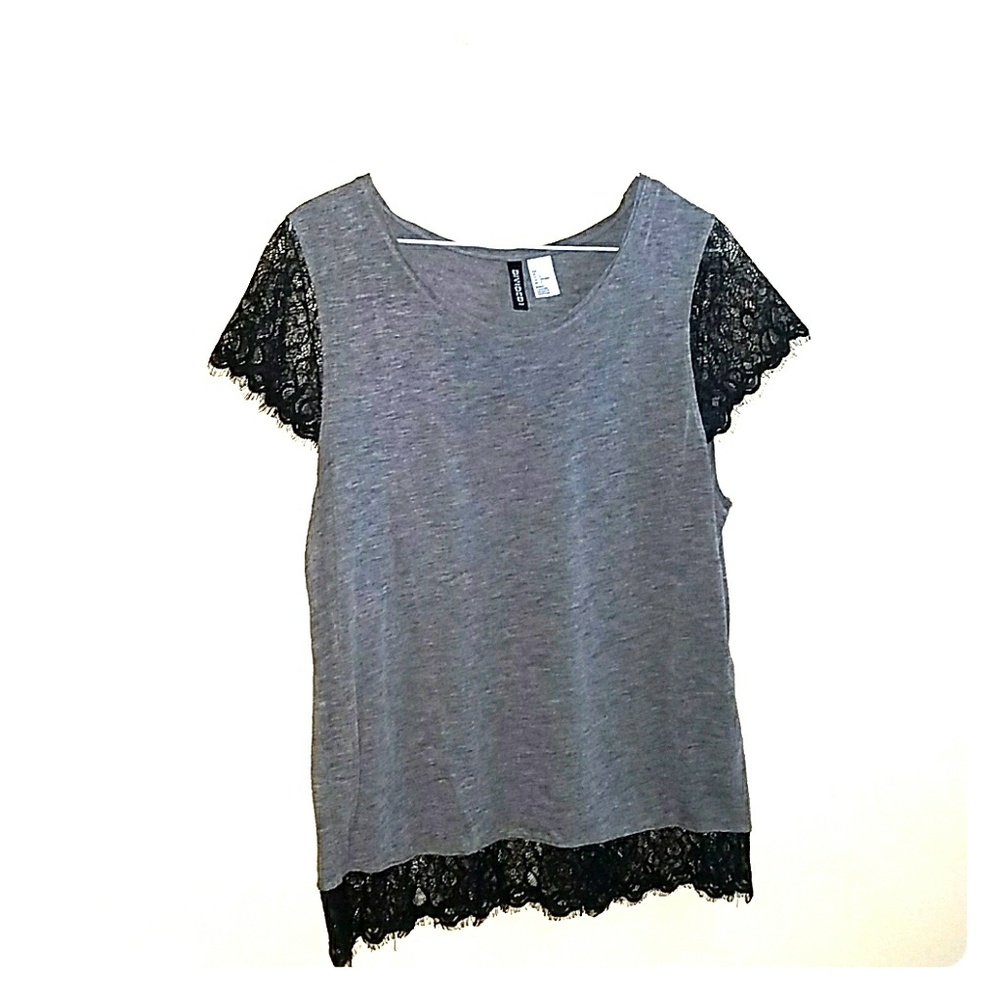 Divided (H&M) short-sleeved knit top with lace