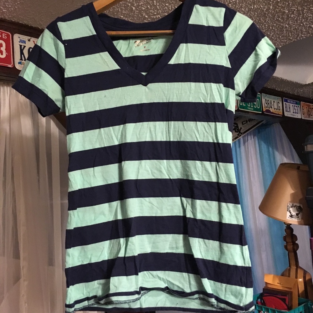 Navy and teal shirt sleeve V-neck