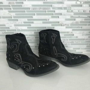 Cowboy booties- Coconuts by Matisse