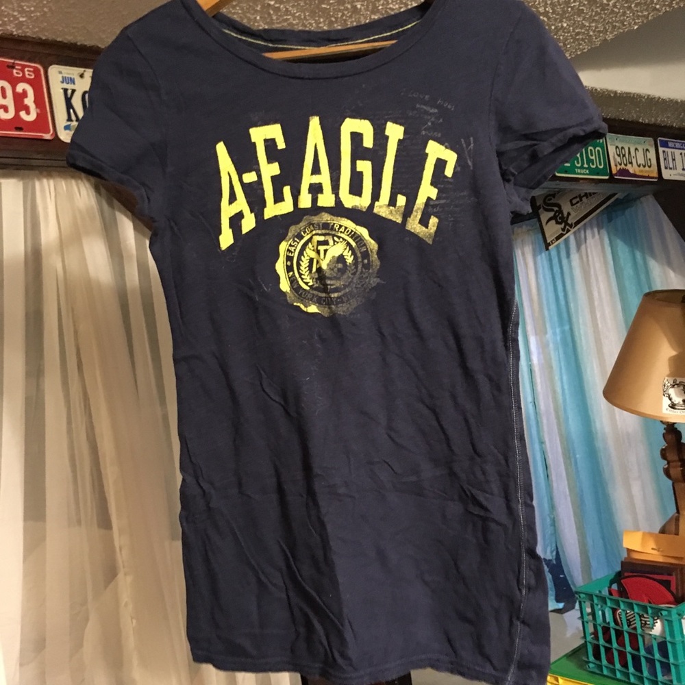 Navy and yellow American eagle T-shirt