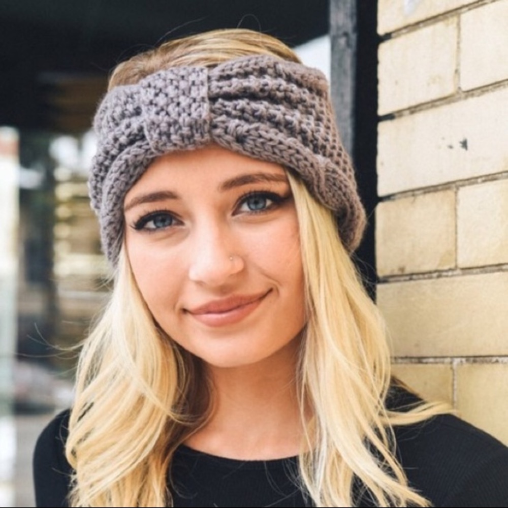 Gray knit headband
