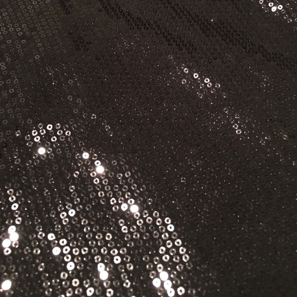 Black sequin mini skirt - Picture 2 of 2