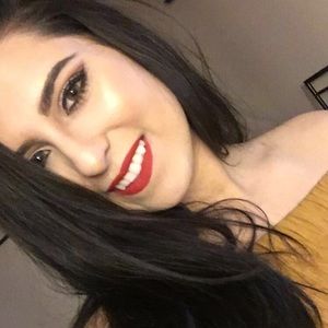 Meet your Posher, Mirna