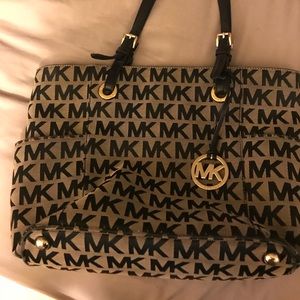 Micheal Kors purse!