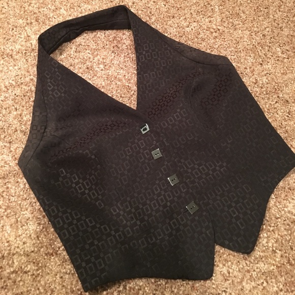 Skirt and halter top set. - Picture 4 of 5