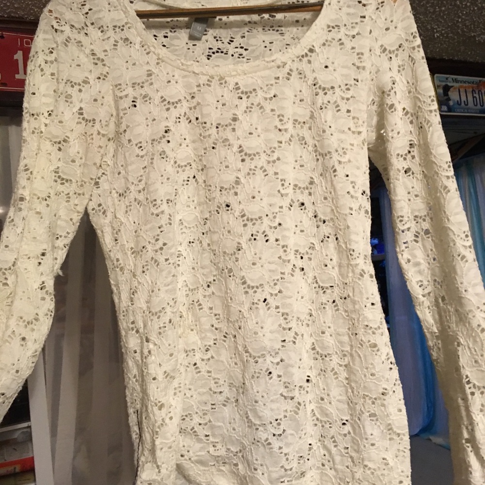 Long sleeve lace