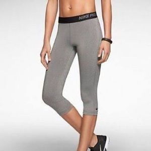 Nike Pro Dri-Fit Cropped Leggings