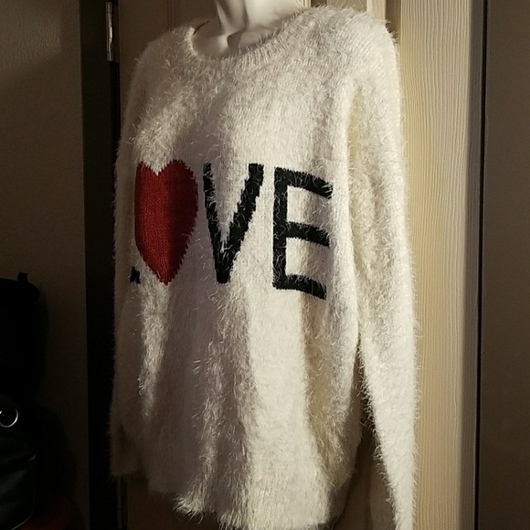 Awsome sweater - Picture 2 of 5