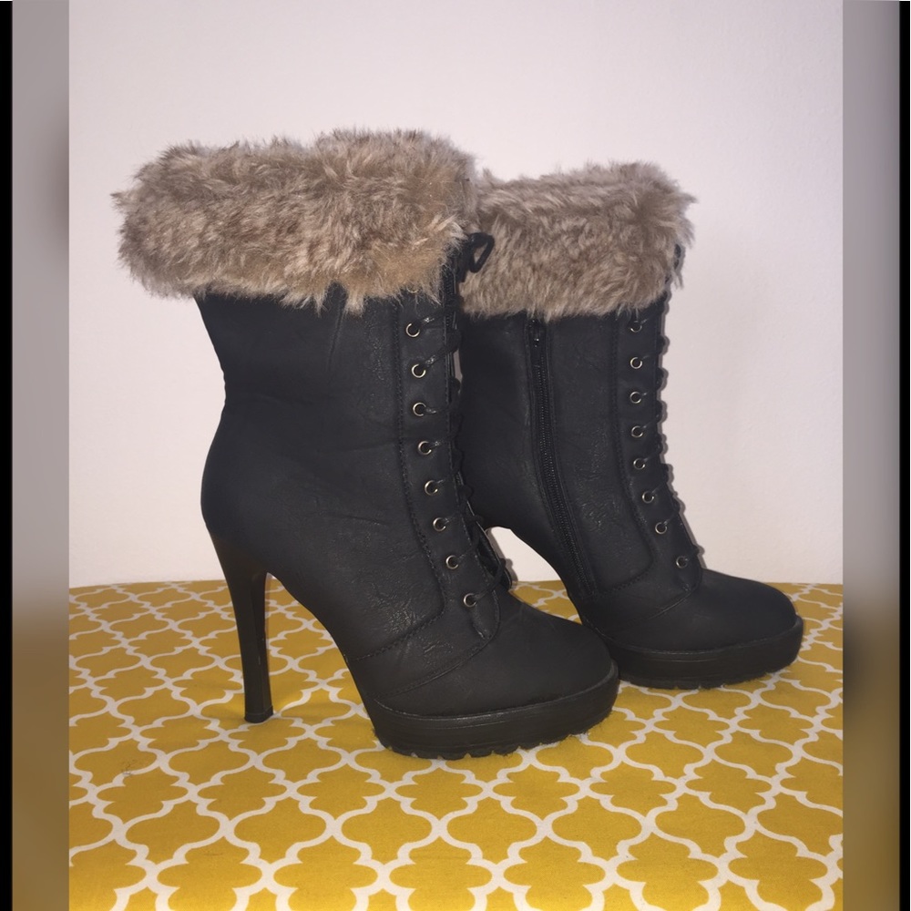 Black Fashion High Heeled Lace/Zip Boots w/ Fur